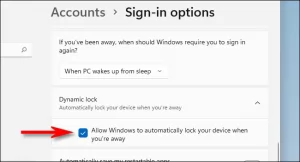 در تنظیمات، کادر کنار «اجازه دادن به ویندوز برای قفل خودکار دستگاه شما زمانی که شما دور هستید» را علامت بزنید.